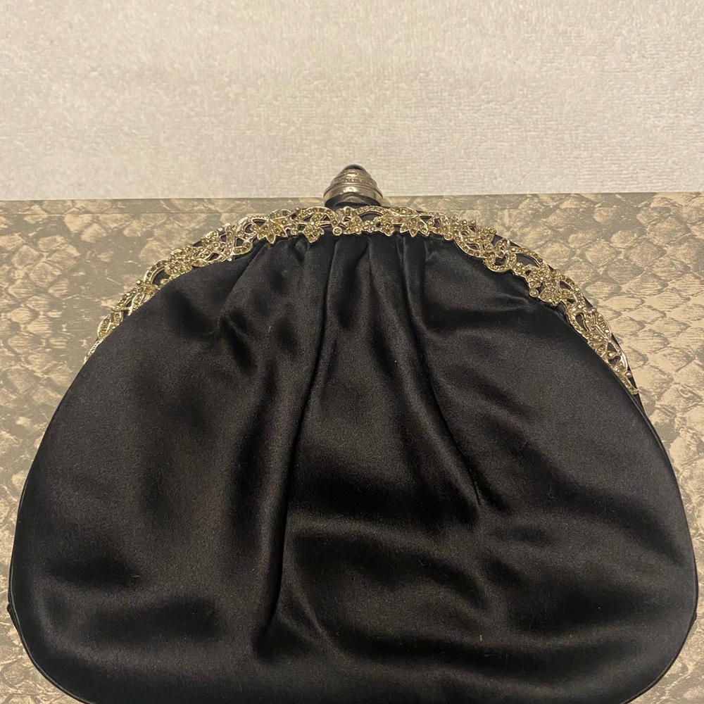 Vintage 80’s Satin black Judith Leiber purse with original box and accessories!